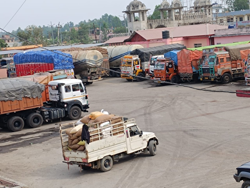 १५ प्रतिशतले बढ्यो आयात, पाँच महिनामा व्यापारघाटा साढे ६ खर्ब पुग्यो